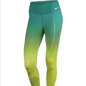 🆕 Nike Legendary Tight Fit